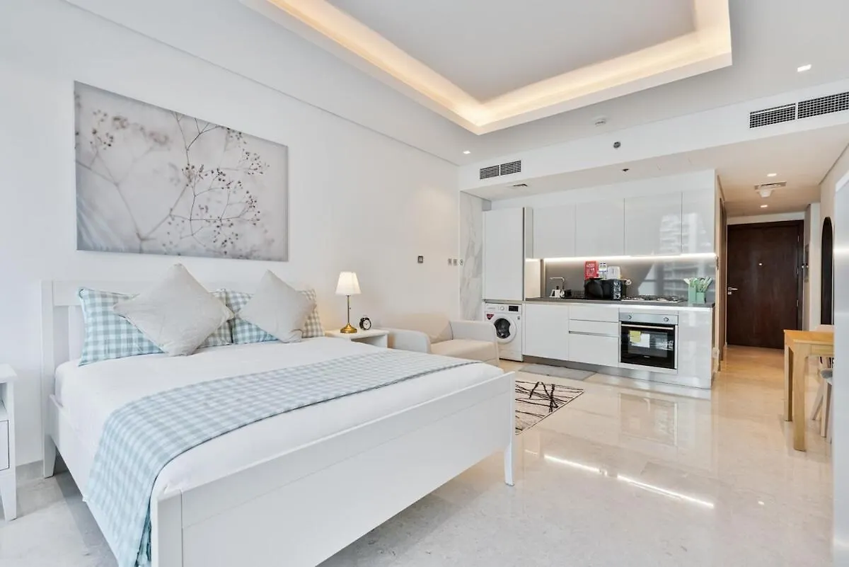 Homely Studio With Balcony, Pool View And Gym Access Dubai Birleşik Arap Emirlikleri