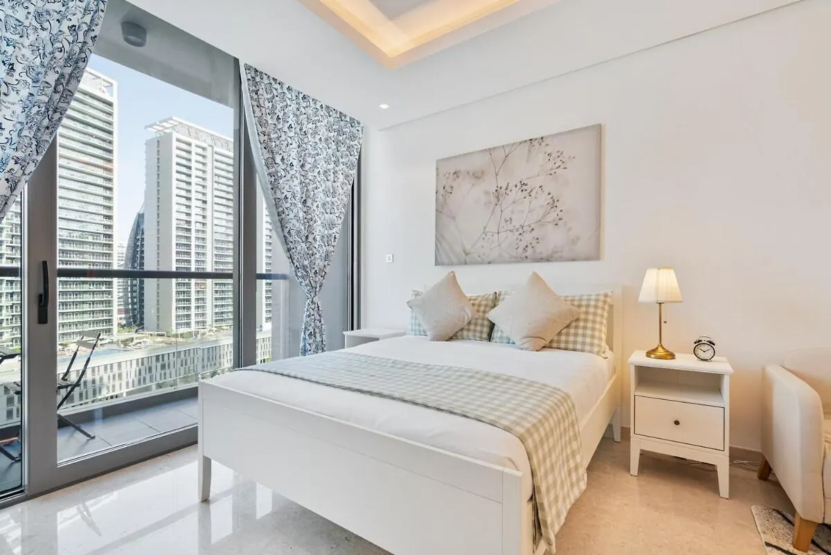 Homely Studio With Balcony, Pool View And Gym Access Dubai